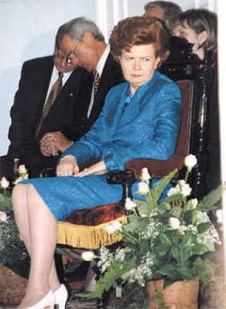 Россия держит президента в страхе