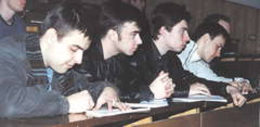 Хорошо организованный стресс. В школах идут выпускные экзамены.