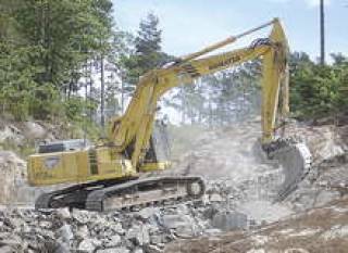 При угонах строительной техники не гнушаются и гусеничным транспортом.