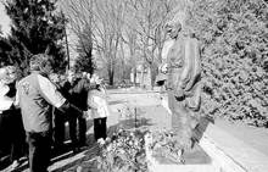 Эстонцы закопали миллионы