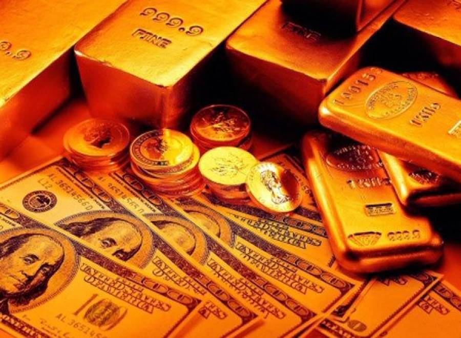 За один месяц золотовалютные запасы России выросли почти на 5 млрд. долларов США