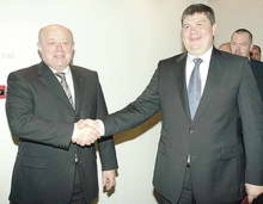 Михаил Фрадков (слева) и Айгар Калвитис нашли точку соприкосновения.