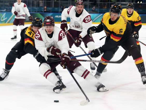 Сборная Латвии по хоккею обыграла на олимпийском турнире Германию