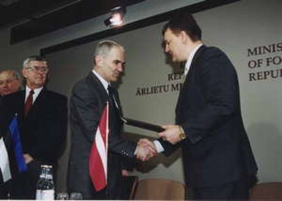 Порядок на границе