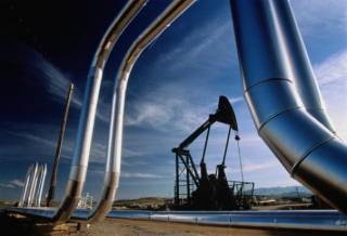 Нефть в 2014 году подешевела почти вдвое