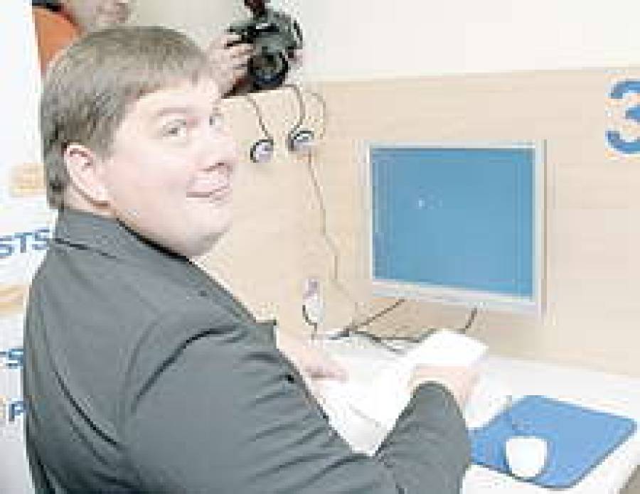 Первую карточку e-подписи получил премьер А.Калвитис.