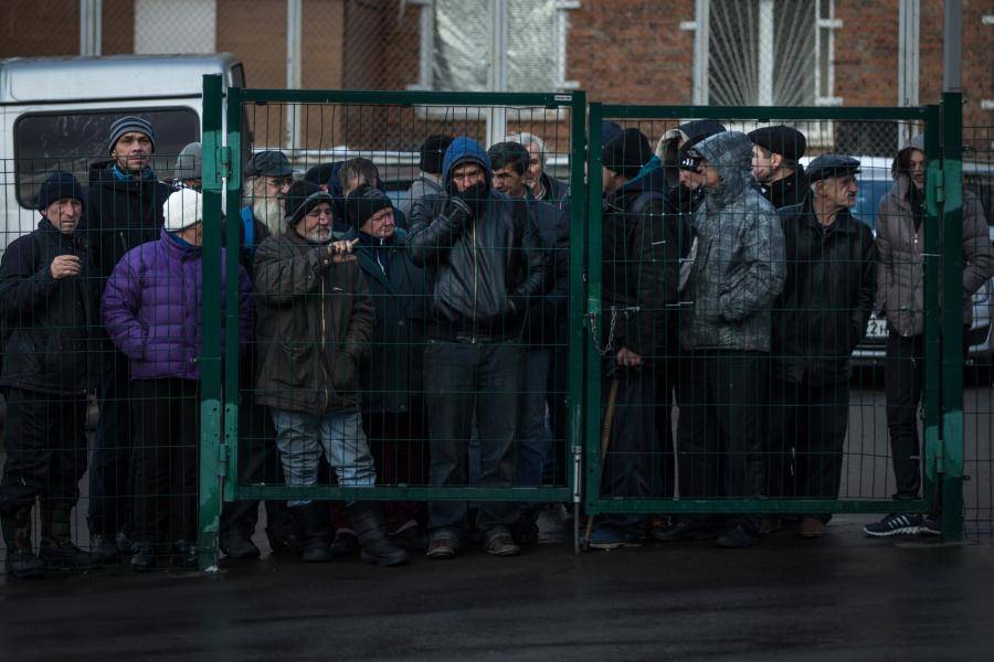 Россияне переоделись в обноски из Латвии