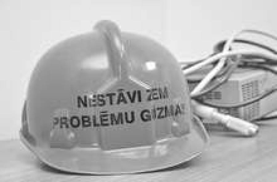 &ldquo;Не стой под грузом проблем&rdquo;. Строители этого и не хотят, но ситуация вынуждает...