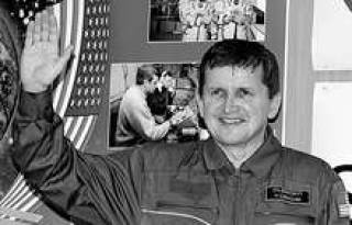 Человек, который придумал Word и Excel