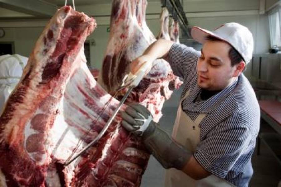 Число вакантных рабочих мест в Латвии за год выросло на 23,8%