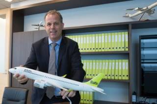 Заработки главы airBaltic возросли: 1,3 млн. евро, а большая часть — премии