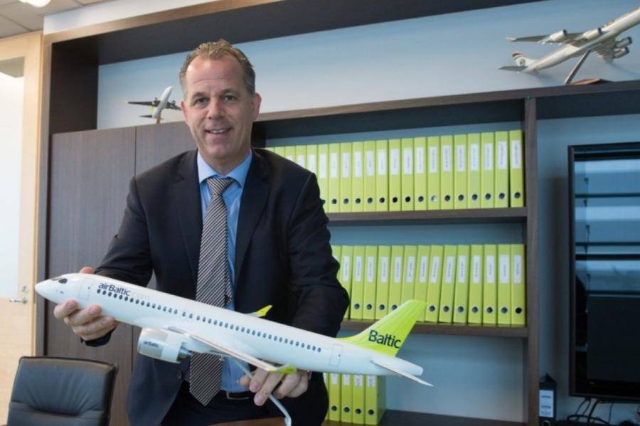Заработки главы airBaltic возросли: 1,3 млн. евро, а большая часть — премии