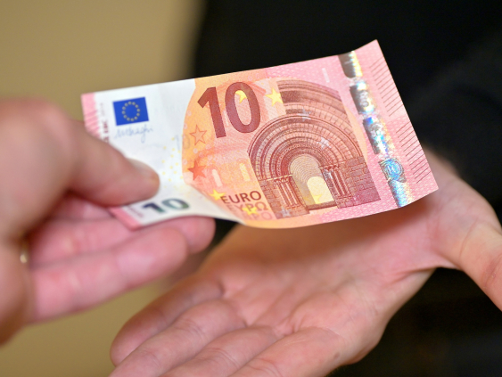 Европарламент принял директиву о единых уголовных наказаниях за коррупцию по всему ЕС