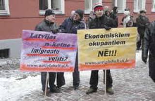 Национально озабоченные граждане по-прежнему боятся инородцев.