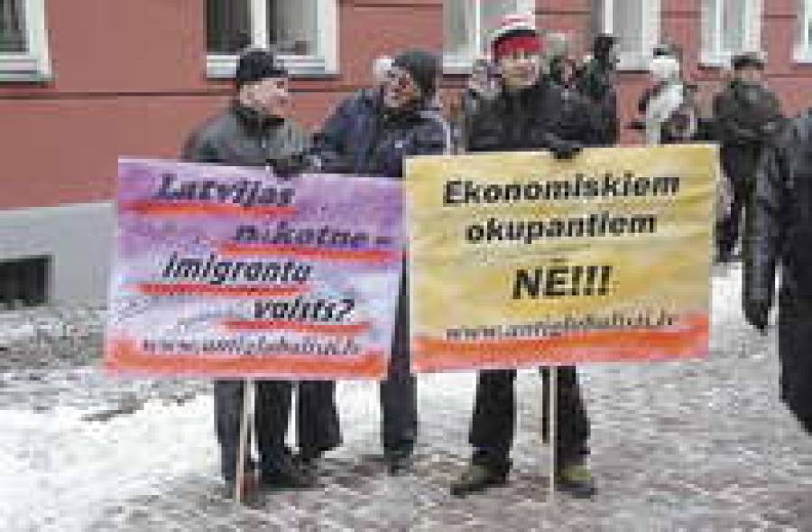 Национально озабоченные граждане по-прежнему боятся инородцев.
