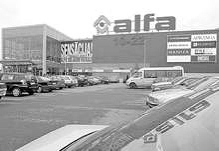 Linstow продал "Альфу", "Молс" и "Доле"