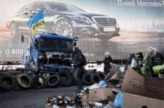 Украина хочет в Европу и денег