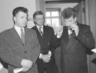 Э.ЮРКАНС, В.БОКА и З.ЧЕВЕРС после переговоров с Г.Крастсом. 