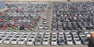 Готовая продукция автомобильного завода GM Uzbekistan в городе Асака ожидает отправки к  дилерам.