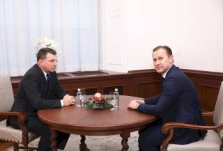 Вейонис официально отозвал кандидатуру Гобземса на пост премьера