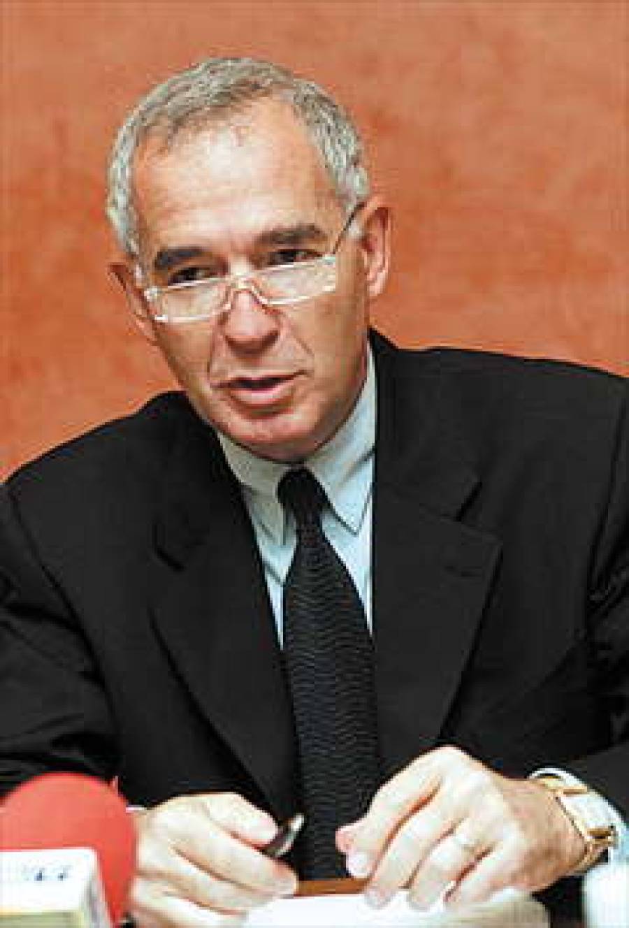  Петер ЗИХРОВСКИ.