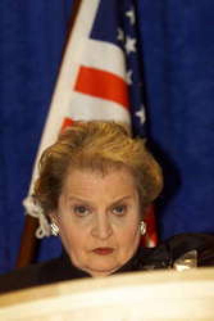  Госсекретарь США Мадлен ОЛБРАЙТ. За миром нужен глаз да глаз. 