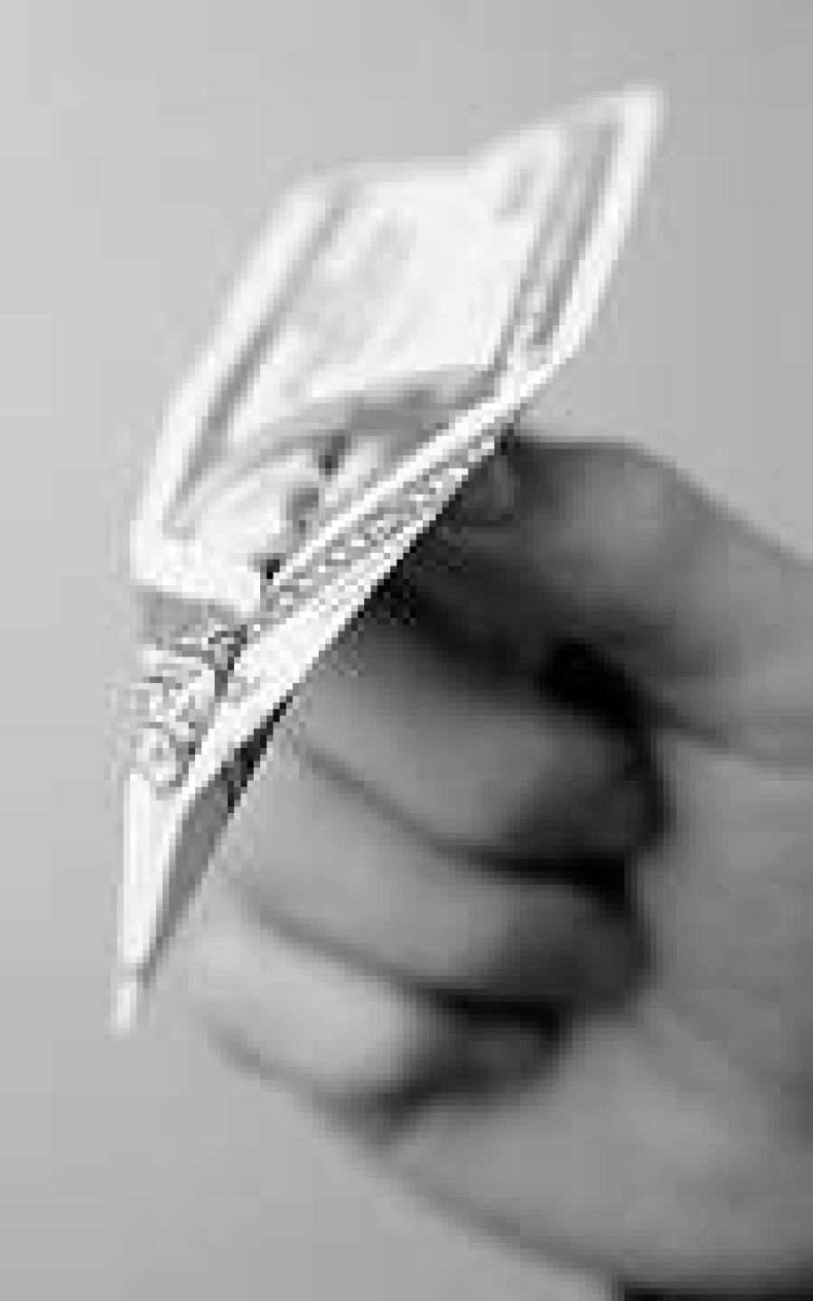 При перечислении денег за границу на усушку-утруску уходит от 1,5% до 20% от суммы перевода.