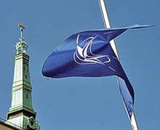 НАТО денег надо