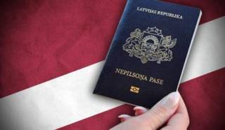 Обратной дороги нет: гражданину Латвии не удалось стать негражданином