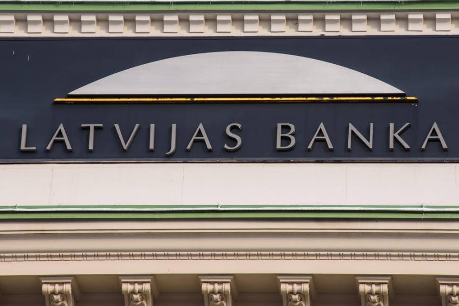 Банк Латвии: при неблагоприятном сценарии спад экономики составит 13,5%