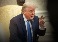 Трамп вводит новый 50-процентный тариф на многие товары из Канады