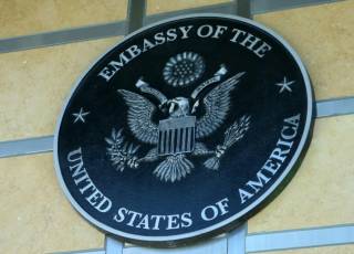 Посольство США поймало латвийские власти на обмане
