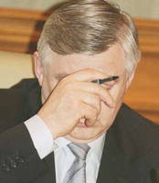 Взлетев высоко, больнее падать