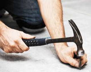 Халтурщик всегда будет забивать шуруп молотком.