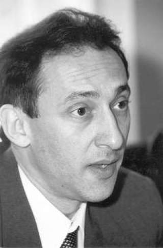 Нужно не только обсуждать проблемы, но и искать ходы для дальнейшего развития