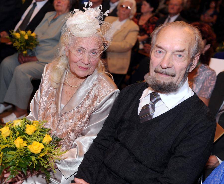 Почти в два раза увеличилось количество вступающих в брак пожилых людей