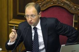 Яценюк поведал миру о &quot;нападении СССР на Германию и Украину&quot; (видео)
