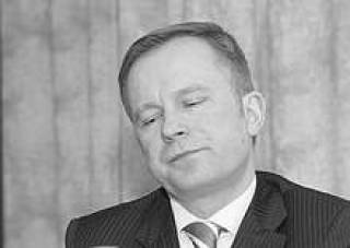 Илмар Римшевич, президент Банка Латвии: “Ограничение кредитования уменьшит объем свободных денежных средств, а значит, снизятся и цены на товары и услуги”.