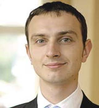 В.Бергс: “Коммерсантам следует перечитать закон”.