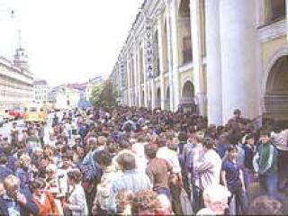 На российском рынке торговли становится тесно.