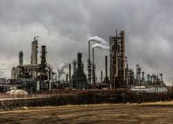 Почему нефть снова дорожает, а американские биржи снижаются