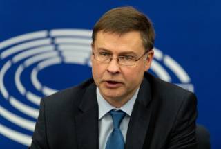 Италия отвергла ультиматум Домбровскиса. Что он теперь с ней сделает?
