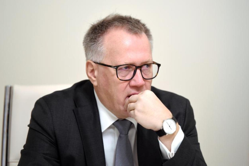 Минфин хочет отказаться от всех социально-экономических приоритетов Латвии в пользу одного