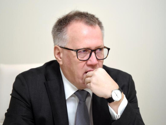 Минфин хочет отказаться от всех социально-экономических приоритетов Латвии в пользу одного