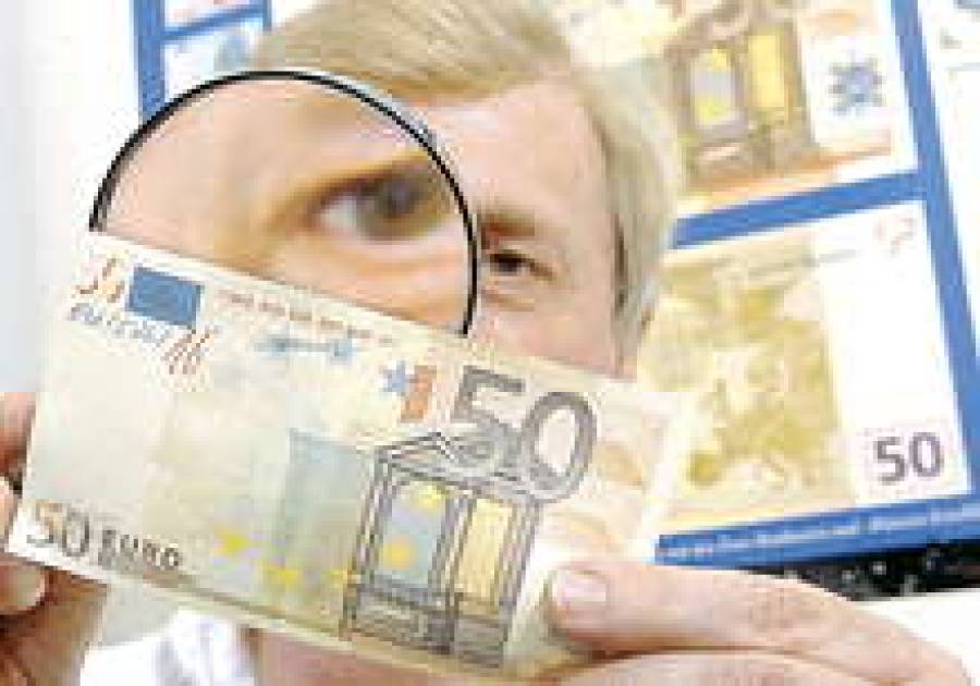 За должниками и их доходами нужен глаз да глаз.