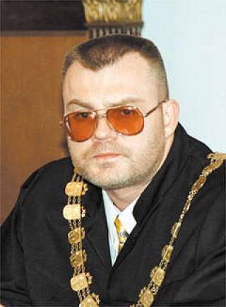 Бесправный судья