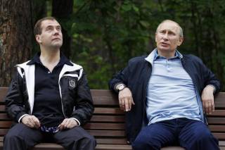 Премьер-министр РФ Дмитрий Медведев и президент РФ Владимир Путин. 