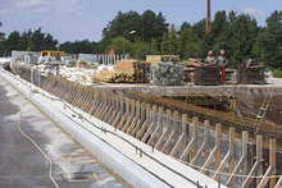 Перекресток закончат к осени