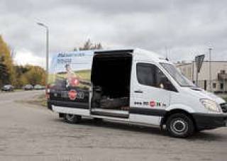 Взятый напрокат у компании PitStop24 микроавтобус Mercedes Sprinter угонщики перепродали в Германии.
