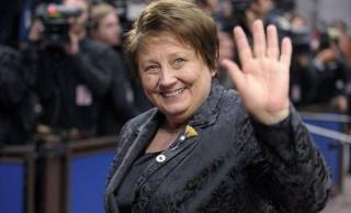 Страуюма хочет аплодировать Украине и заявляет, что Крым подчинен Киеву